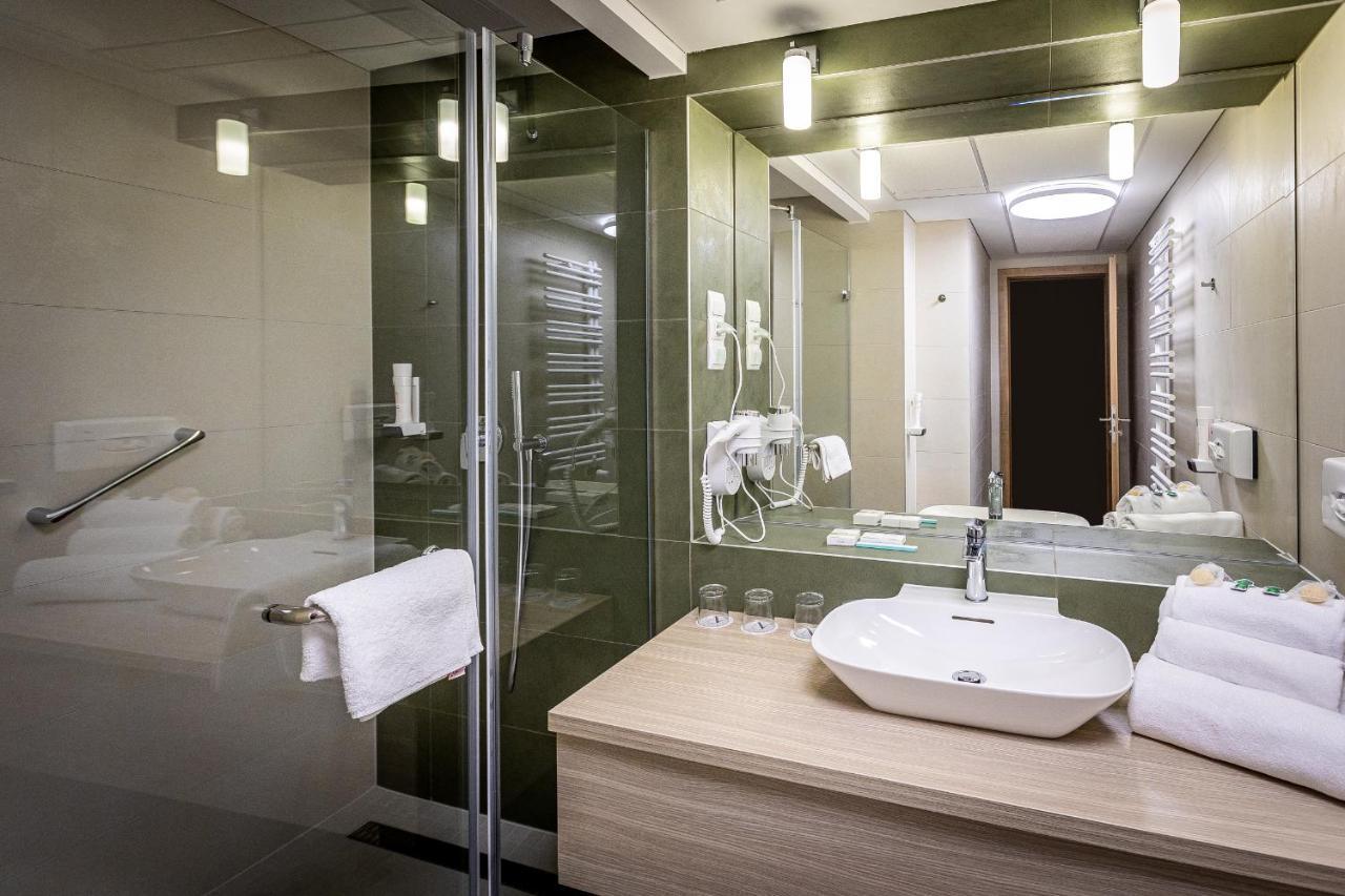 Nádas Tó Park Hotel Vasad Bagian luar foto