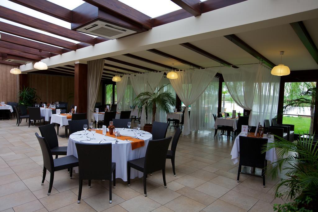 Nádas Tó Park Hotel Vasad Bagian luar foto