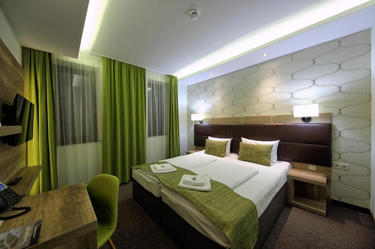 Nádas Tó Park Hotel Vasad Bagian luar foto
